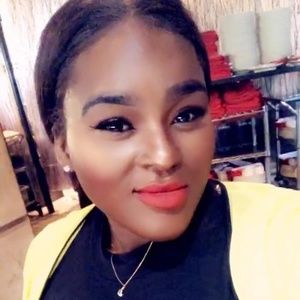 Meet your Posher, Ebony